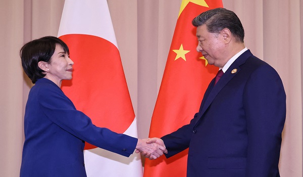 Perdana Menteri Jepun, Sanae Takaichi dan Presiden China Xi Jinping/AFP